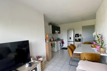 2-room flat with terrace and parking space.