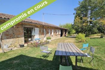 Jolie petite ferme, gîte en devenir, grand jardin et piscine