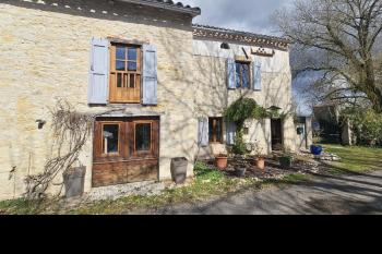 Une jolie maison de hameau avec piscine