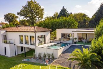 Maison d'architecte, garage, piscine, pool-house, un panorama de fou
