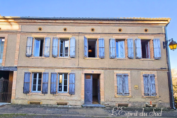 A charming house combining ancient and contemporary character
