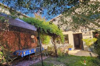 A unique house and garden, in a quiet city center location