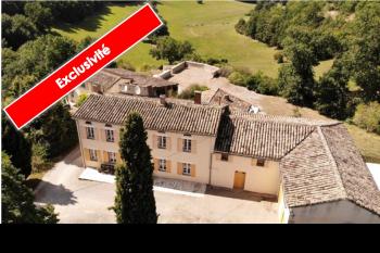 Charming old property with 4 Hectares, swimming pool and gite
